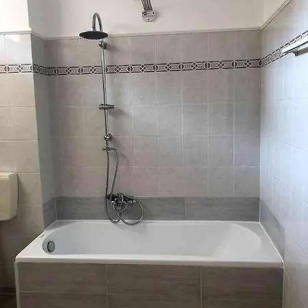 Appartmentslapiazzetta-n.3 *